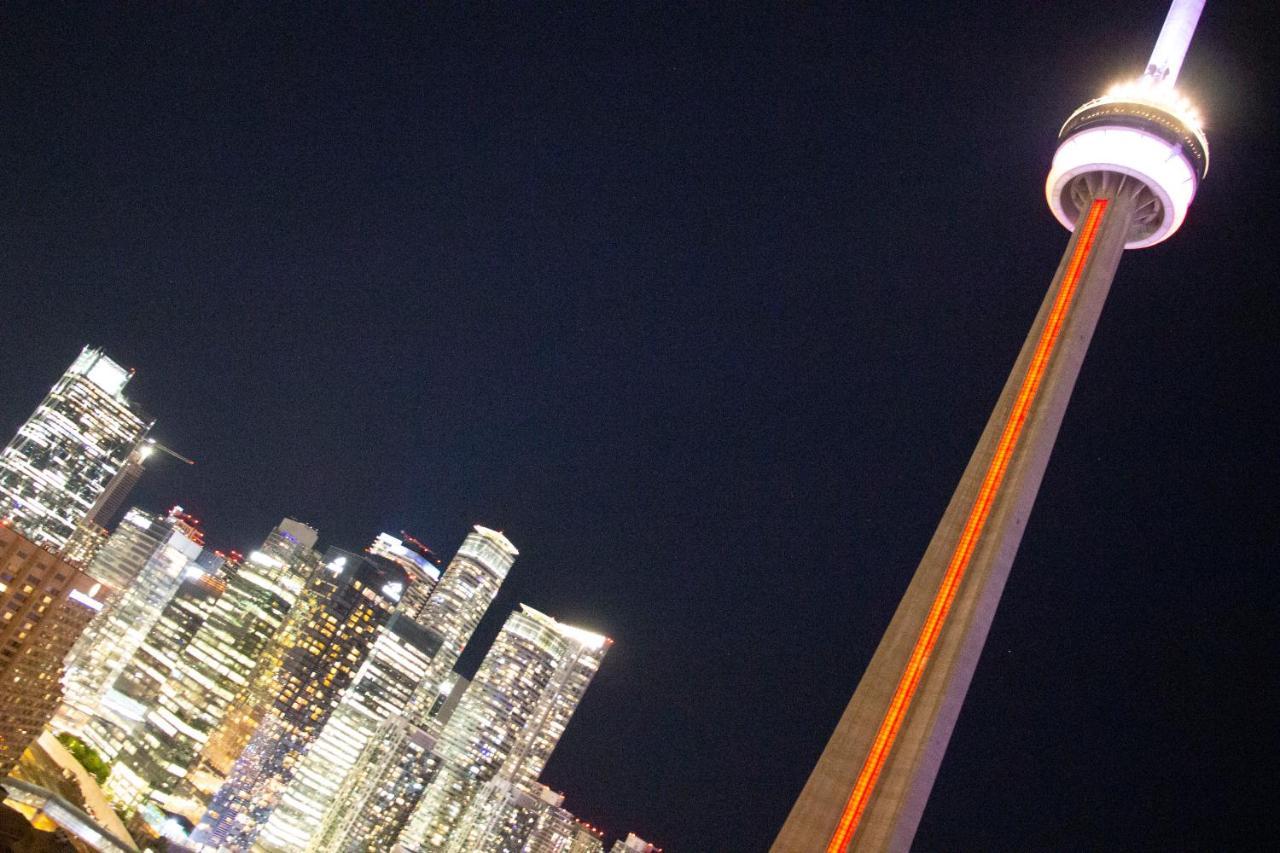 Downtown High-Rise Condo- Cn Tower View Toronto Esterno foto